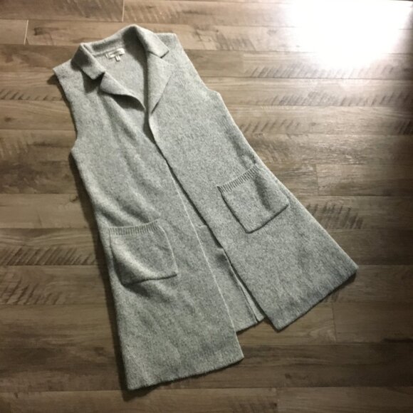 Monteau Long Grey Knit Pocketed Sleeveless Open Cardigan - Picture 12 of 16